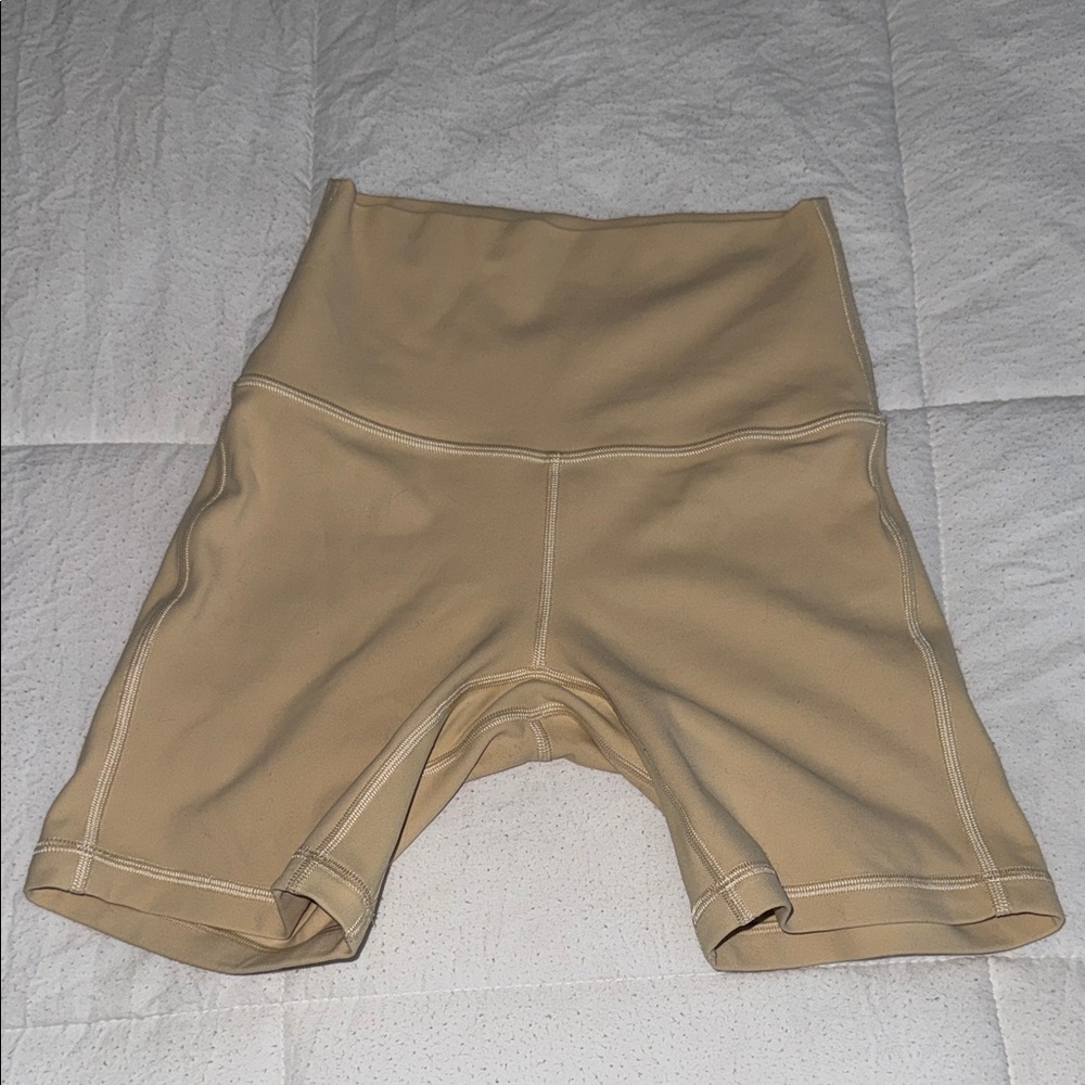 Lululemon Align Shorts 6” in Prosecco